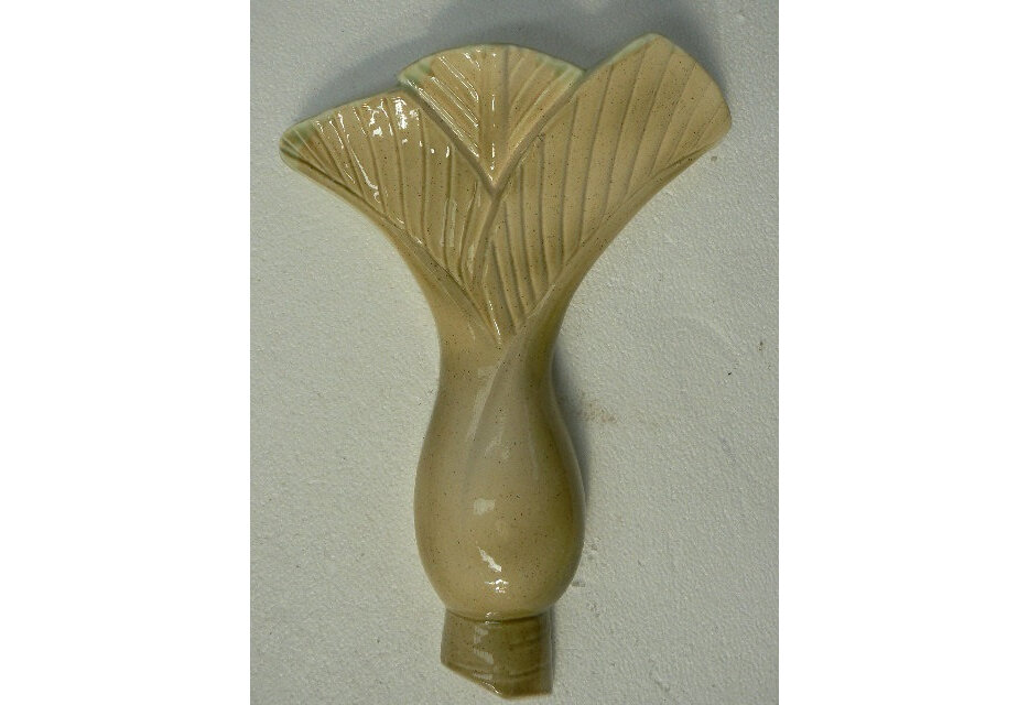 Nikau wall vase, ceramic, NZ art collectble