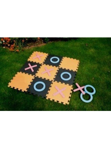 NOUGHTS AND CROSSES - Giant