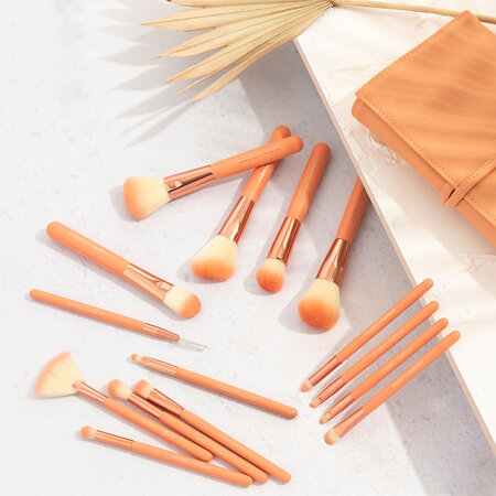 NUDE BY NATURE XMAS21 LUXE 15PK BRUSH SET