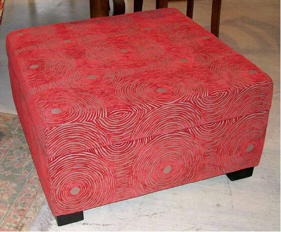 Ottoman with lift up lid