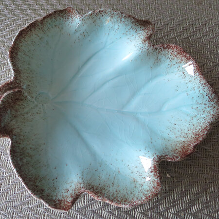 Pale turquoise leaf dish