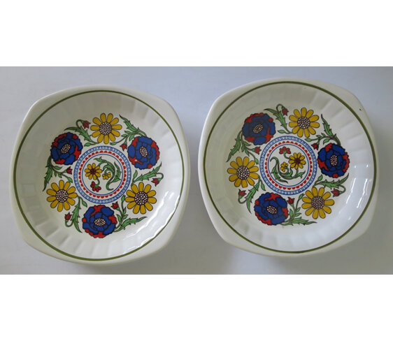 Palissy pin dishes