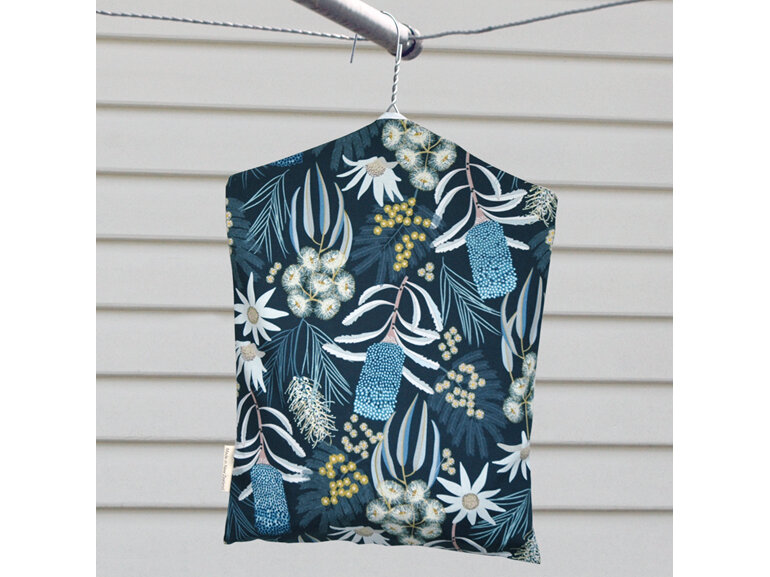 peg pouch navy flora hanging rear view