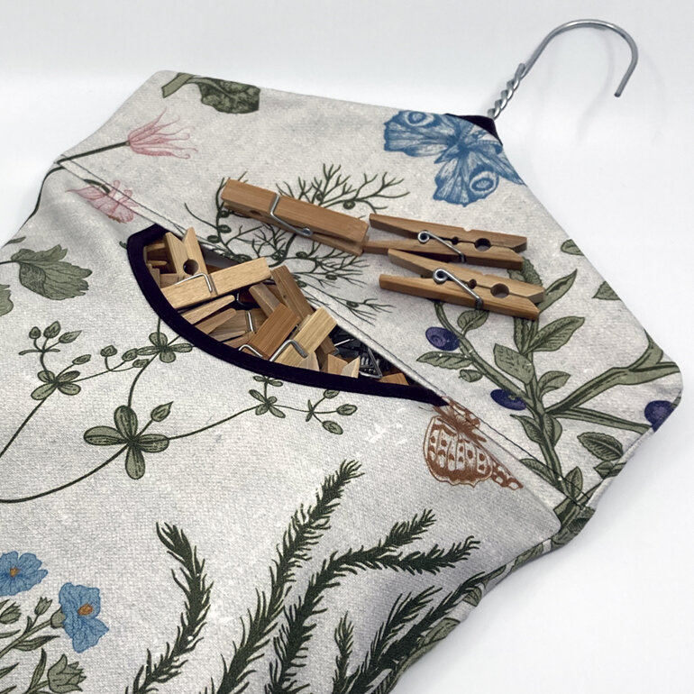 peg pouch wild garden with pegs