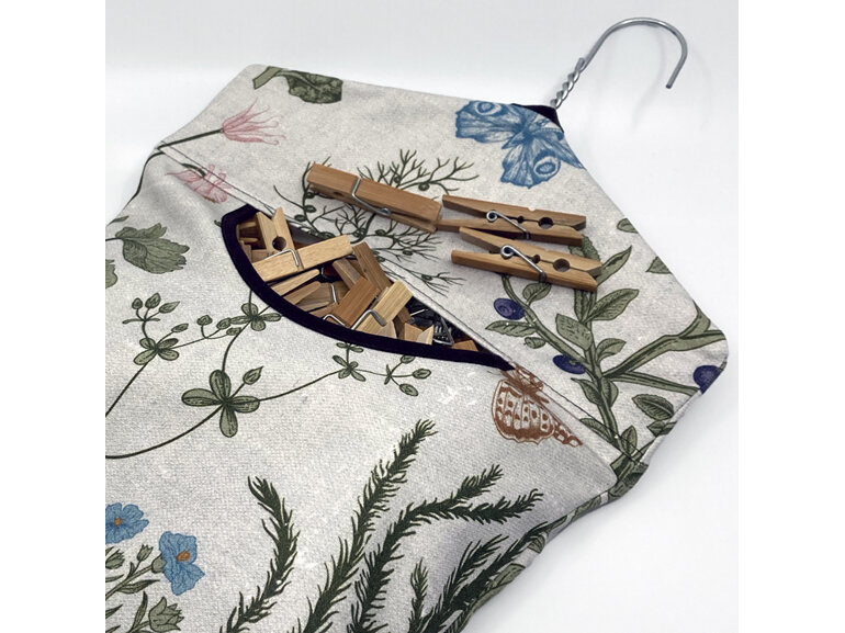 peg pouch wild garden with pegs