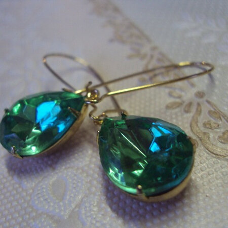 Peridot pear rhinestone gold earrings