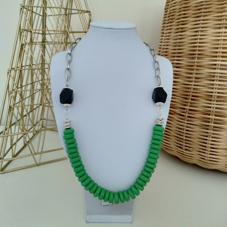 Resin Disk Short Necklace - Bright Green with Black Diamond Cube