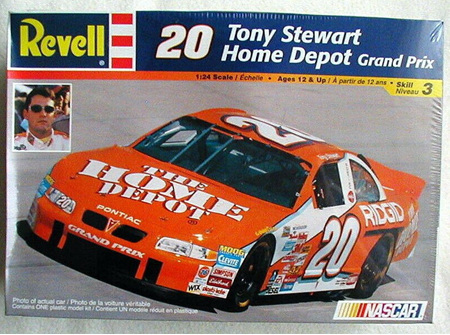 Revell 1/24 #20 Tony Stewart Home Depot Pontiac Grand Prix (RMX2986)