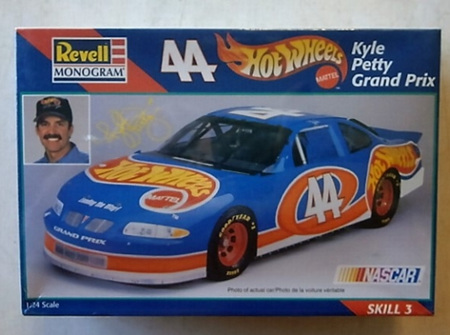 Revell 1/24 #44 Hot Wheels Kyle Petty Pontiac Grand Prix (RMX2524)