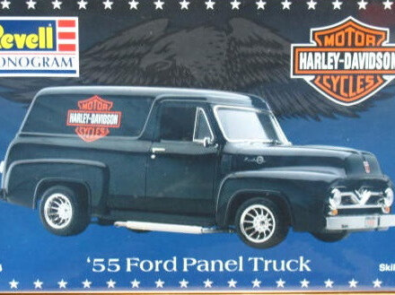 Revell 1/24 Harley-Davidson 55 Ford Panel Truck (RMX7246)