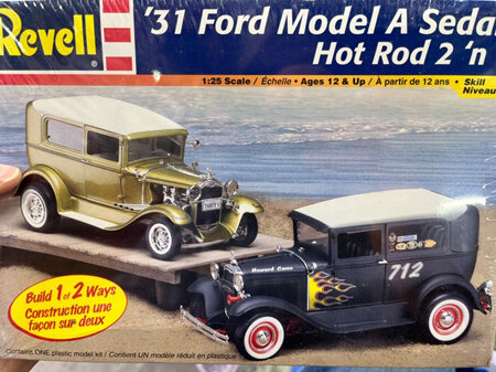 Revell 1/25 31 Ford Model A Sedan Hot Rod 2n1 (RMX2169)