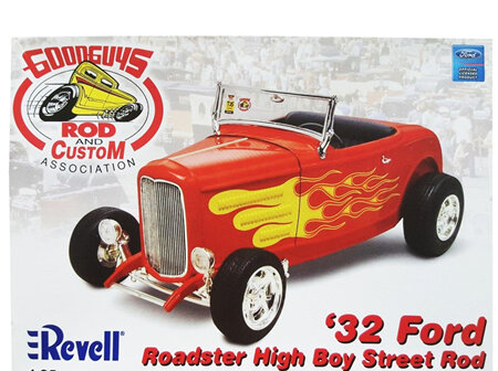 Revell 1/25 32 Ford Roadster High Boy Street Rod (RMX2893)