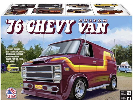 Revell 1/25 76 Chevy Custom Van (RMX4490)