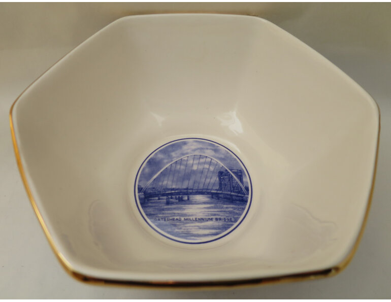 Ringtons bowl