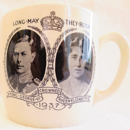 ROYAL MEMORABILIA