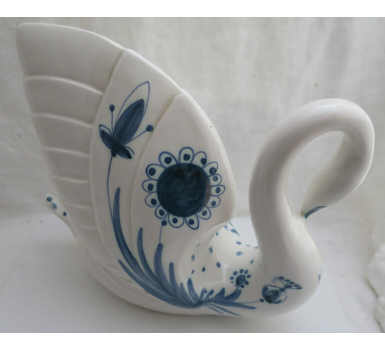 Rye Pottery swan