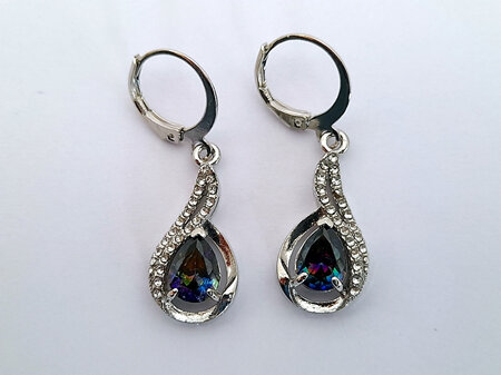 Silver Waterdrop Lever Back Earring With Diamantie & Rhinestone