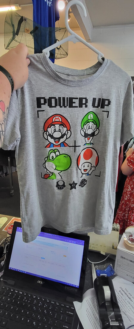 Size 10 kids Super Mario Top