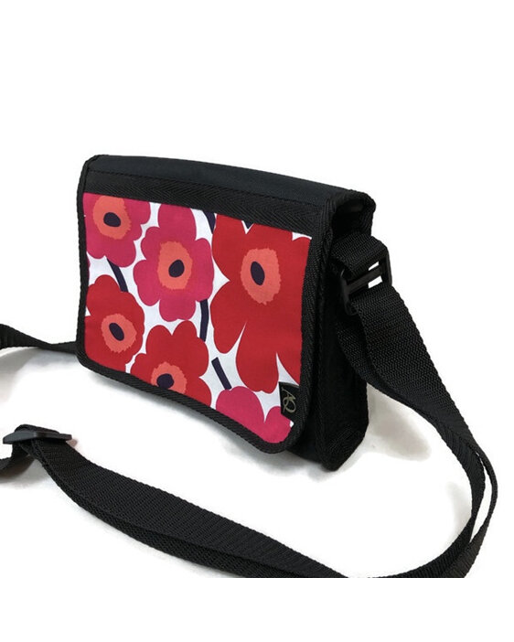 Small lightweight bag with Marimekko poppy fabric in red.