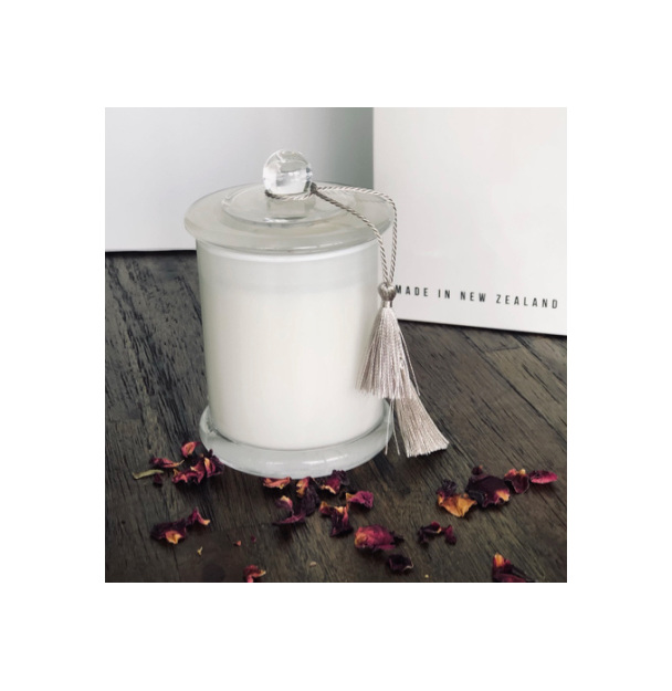 SOY CANDLE - FROSTED MED 200ml- FRENCH PEAR