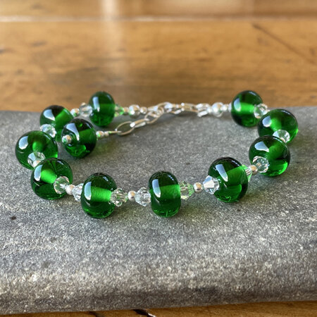 Spacer bead glass bracelet - emerald