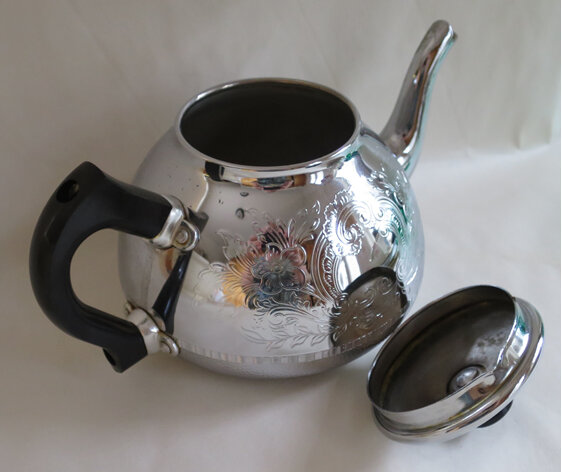 Swan brand Carlton teapot