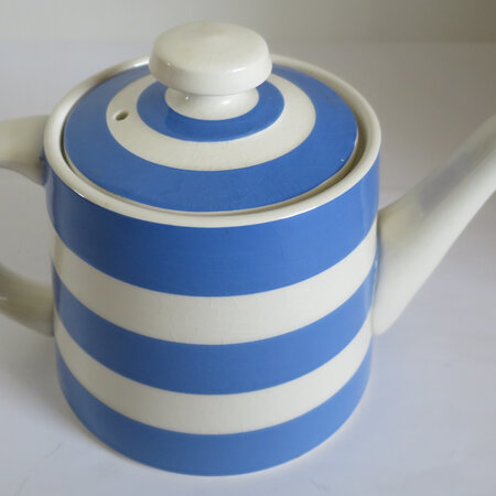 Tea pot b & w stripes