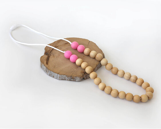 Teething necklace for mums by Miss Izzy
