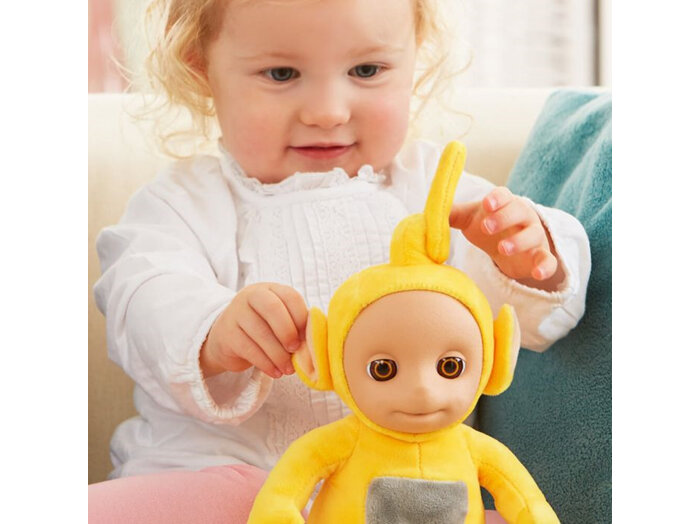 Teletubbies Talking Laa-Laa 30cm toddler yellow toy