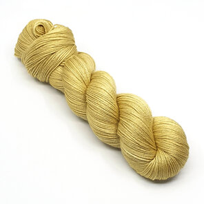 twisted skein of 4ply merino/nylon in ginger hues