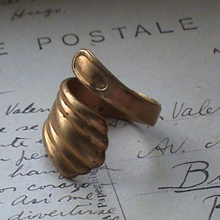 Vintage brass Art-Deco style ring