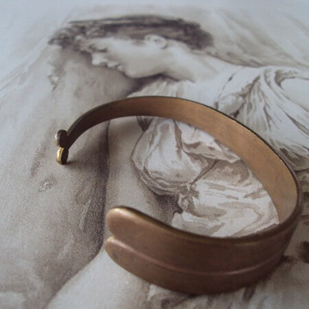 Vintage brass assymetric bracelet