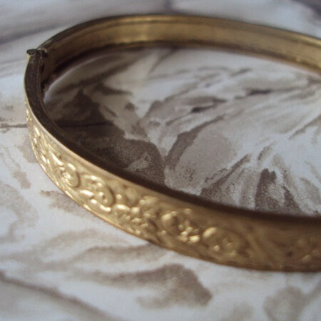 Vintage brass hinged floral bracelet