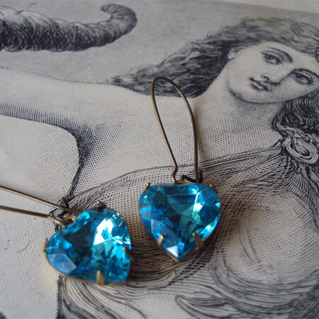 Vintage heart rhinestone earrings