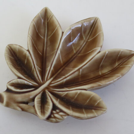 Wade leaf trinket