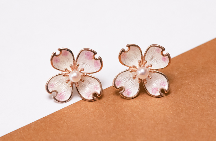 White-pink Dog Flower petal earrings with Akoya Pearl in centre - rose gold
