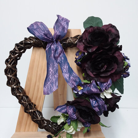Wreath Have a Heart 2070  Red & Pearls or Purple Pansy